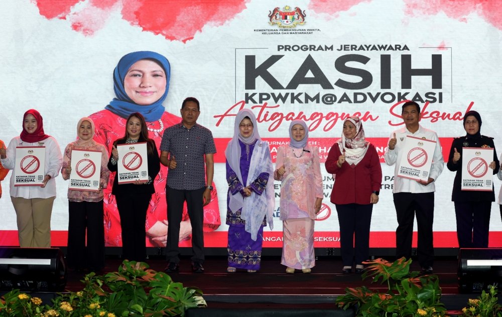 Women, Family and Community Development Minister Datuk Seri Nancy Shukri attends the Jerayawara Kasih@ Anti-Sexual Harassment Advocacy Programme in Kuching July 21, 2023. ― Bernama pic