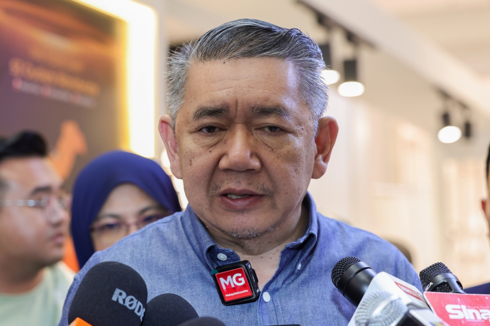 Datuk Seri Salahuddin Ayub’s (pic) press secretary said the minister underwent surgery at the Sultanah Bahiyah Hospital, Alor Setar this morning, due to a brain haemorrhage. — Bernama pic