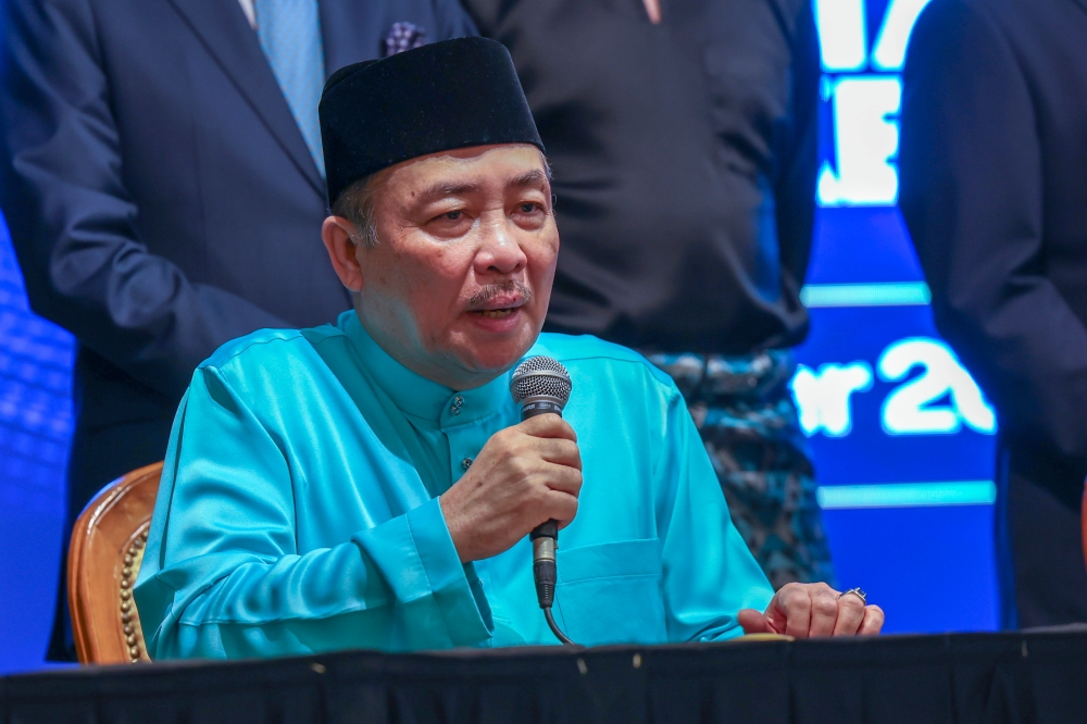 Sabah CM Datuk Seri Panglima Hajiji Noor said the cooperative movement in Sabah is capable of playing a significant role in helping the government eliminate hardcore poverty in the state. ― Bernama pic