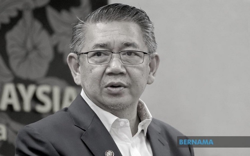 Prime Minister Datuk Seri Anwar Ibrahim has described the demise of Domestic Trade and Cost of Living Minister Datuk Seri Salahuddin Ayub as a huge loss for him, personally, and his family. — Picture via Twitter/Bernama 