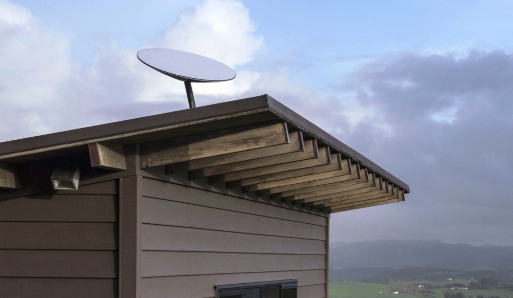 If you look at the monthly cost alone, Starlink is more expensive than current fibre broadband and wireless 5G plans in the market. ― SoyaCincau pic