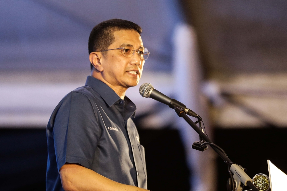 Datuk Seri Mohamed Azmin Ali delivers his speech in Taman Medan, Petaling Jaya, July 26, 2023. — Picture by Sayuti Zainudin