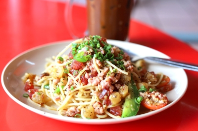 Dine at PJ Taman Mayang Jaya's Ernie Western Food for sinful pasta, pork Tomahawk and pork ribs - Vimarsana News