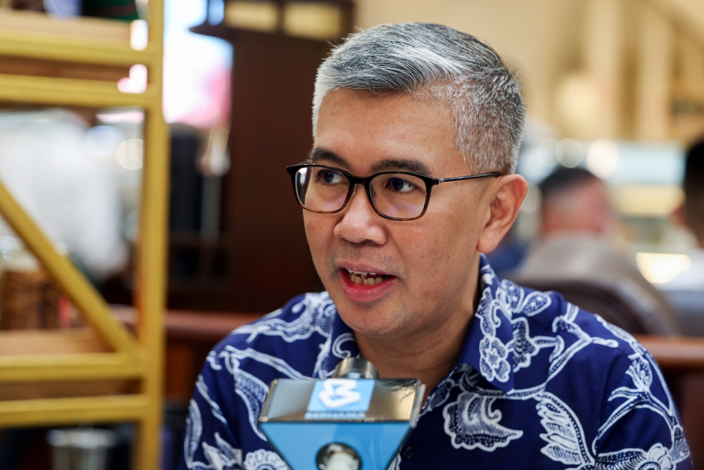 Minister of Investment, Trade and Industry (Miti) Tengku Datuk Seri Zafrul Abdul Aziz said his ministry is pleased that DDI will become one of the Key Performance Indicators (KPIs) because “nothing spells confidence in our investment policies better than our own domestic investors ploughing their money back into their country.” — Bernama pic