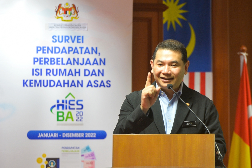 Economy Minister Rafizi Ramli the 2022 household income and expenditure survey presentation in Putrajaya July 28, 2023. — Picture by Shafwan Zaidon