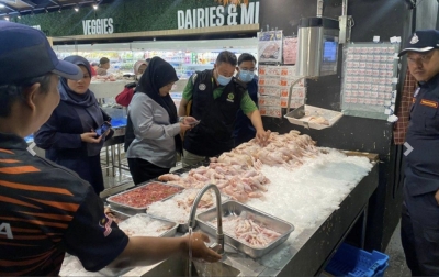 Jais: 'Ayam tebuk' sold at Banting supermarket not halal certified - Vimarsana News