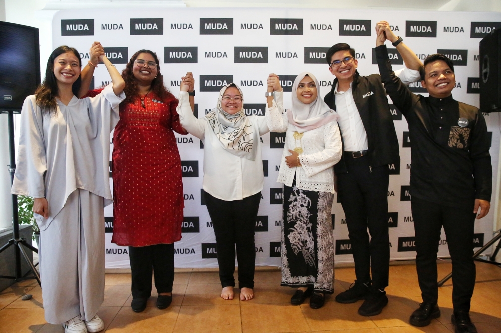 Muda resident Syed Saddiq Abdul Rahman announced 20 hopefuls, with 14 candidates joining in the race in Selangor. —  Picture by Choo Choy May.