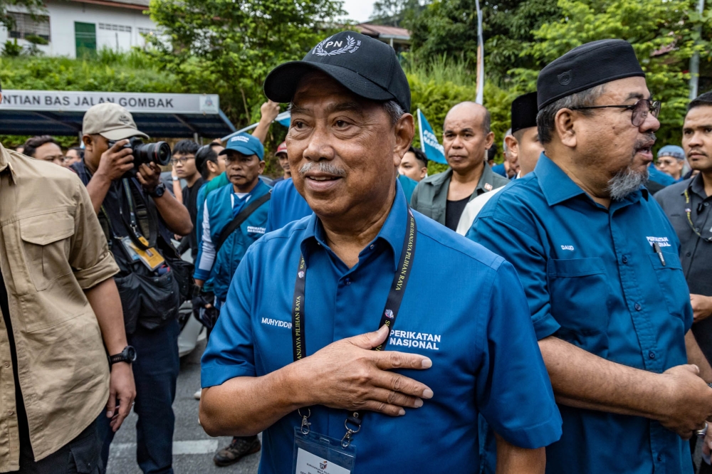 Perikatan Nasional chairman Tan Sri Muhyiddin Yassin visits the nomination centre in SMK Sungai Pusu Gombak July 29, 2023. — Picture by Firdaus Latif