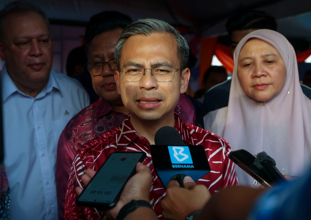 Minister of Communications and Digital Fahmi Fadzil anticipated that social media will be livelier with the debates considering that applications like TikTok have a large number of active users.  — Bernama pic