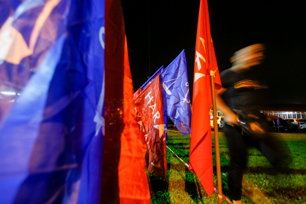 Most contests in the Kedah state election will be straight fights between candidates from the Pakatan Harapan and Barisan Nasional alliance and those from Perikatan Nasional as nominations closed at 10am today. — Picture by Hari Anggara