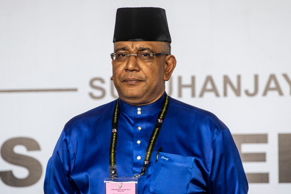 Datuk Megat Zulkarnain Omardin said BN, together with its partner Pakatan Harapan offered continued development and a better future to the people of Selangor in line with its position as the ruling coalition at both federal and state levels. — Picture by Hari Anggara
