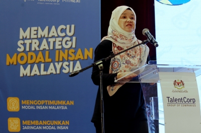 Fadhlina: 10,000 absent 2O22 SPM candidates register to resit examination this year - Vimarsana News