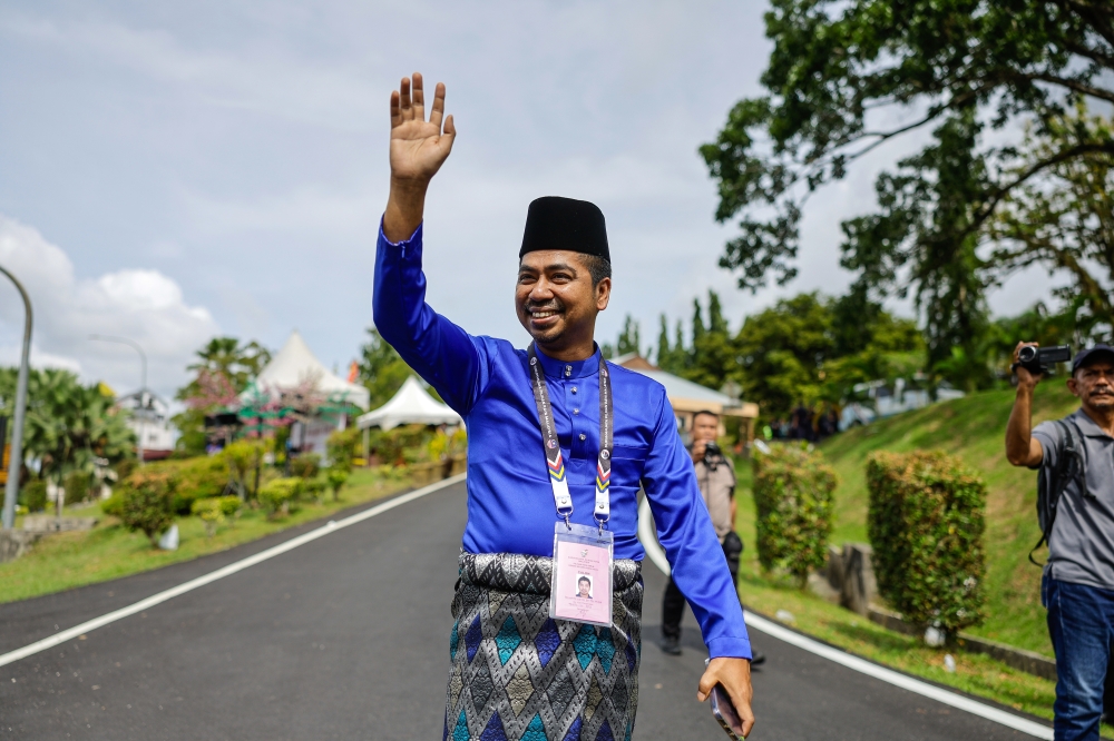 Datuk Muhamad Khizri Abu Kassim also questioned Datuk Seri Muhammad Sanusi Md Nor’s efforts in helping youths, farmers, fishermen and rubber smallholders in Kedah which was the second poorest state in terms of gross domestic product in the country. ― Bernama pic