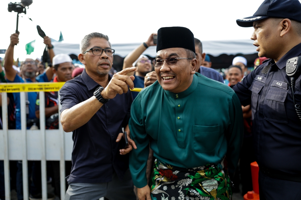 Datuk Seri Muhammad Sanusi Md Nor today acknowledged his acquaintance with the Chinese national allegedly involved in the theft of rare earth elements (REE) in the state. — Bernama pic 