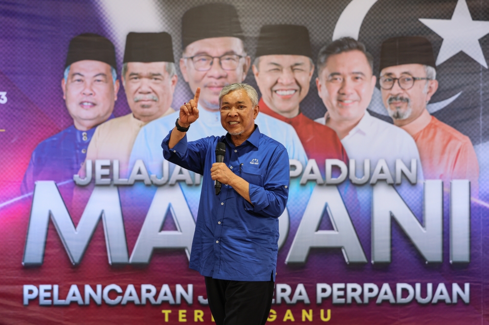 BN chairman Datuk Seri Ahmad Zahid Hamidi said the machinery was committed to doubling its efforts to ensure victory for candidates put forward by the alliance. — Bernama pic 