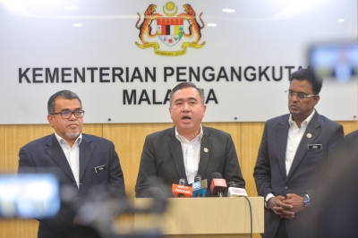 Transport minister: JPJ branches ordered to take down 'no physical road tax' notice - Vimarsana News