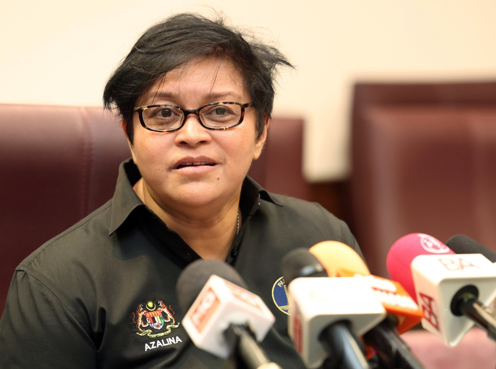 Minister in the Prime Minister’s Department (Law and Institutional Reform) Datuk Seri Azalina Othman Said said it was important to empower the country’s laws to help realise the unity government’s agenda of developing the country under the Madani Economy framework. — Bernama pic 