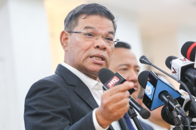 Saifuddin Nasution challenges Sanusi to show proof that PM Anwar brought Indonesian tycoon for REE mining - Vimarsana News