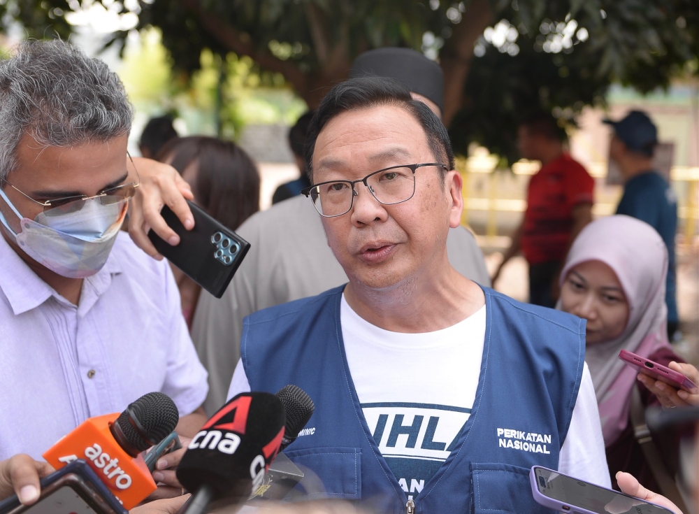 Gerakan president Datuk Dominic Lau Hoe Chai wants to move forward after he accepted PAS’s apology for the poor treatment he received when he turned up to meet its president at the Perikatan Nasional (PN) ceramah in Tasek Gelugor, Penang last Tuesday without an invitation. — Picture by KE Ooi