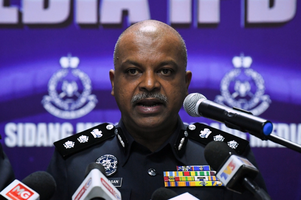 Serdang district police chief ACP A. A. Anbalagan said the discovery of the unidentified man’s body was reported to the police by members of the public at 1.30pm. — Bernama pic