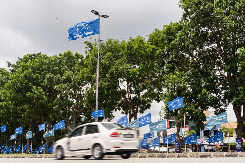 Beranang, Semenyih gears up with vibrant party flags as state election day approaches, August 3, 2023. — Picture By Raymond Manuel