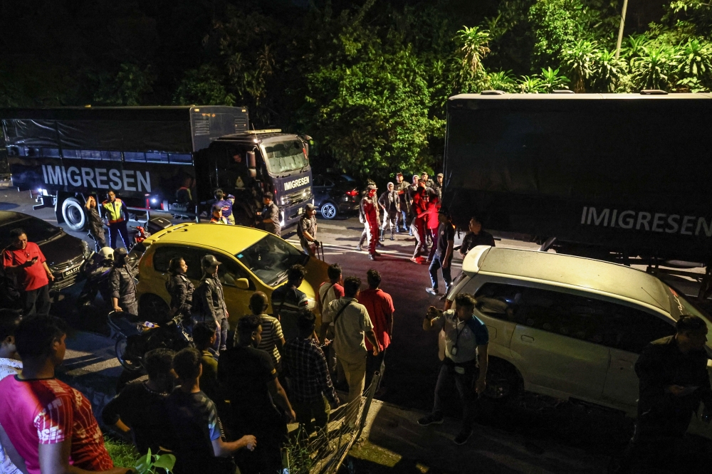 Immigration Dept hauls up 425 undocumented immigrants from Cheras