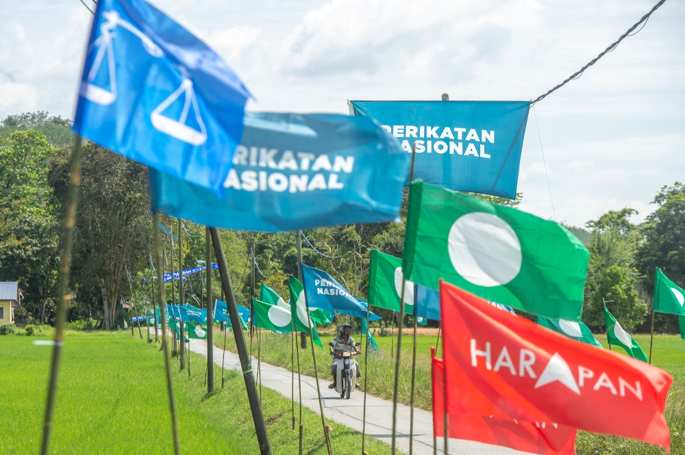 Although a huge challenge awaits the Barisan Nasional (BN)-Pakatan Harapan (PH) alliance in beating PAS, the sentiment and mood of voters towards BN-PH have shown some positive and encouraging trends. — Picture by Shafwan Zaidon