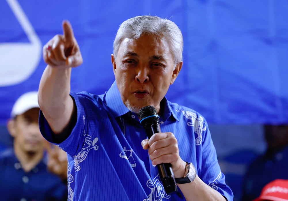 Deputy Prime Minister Datuk Seri Ahmad Zahid Hamidi said Selangor has developed into the state that has helped changed many Malaysians’ lives with high paying jobs thanks to the huge amount of foreign investment. — Bernama pic