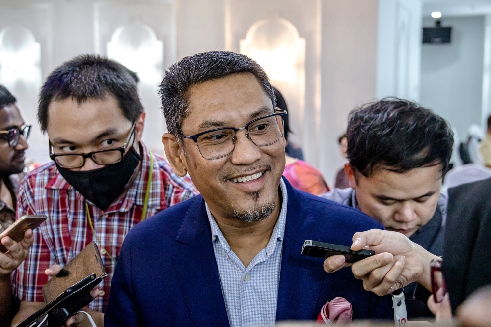 Ahmad Faizal Azumu said that the government can still be replaced despite having the Anti-Hopping Law in place. — Picture by Firdaus Latif