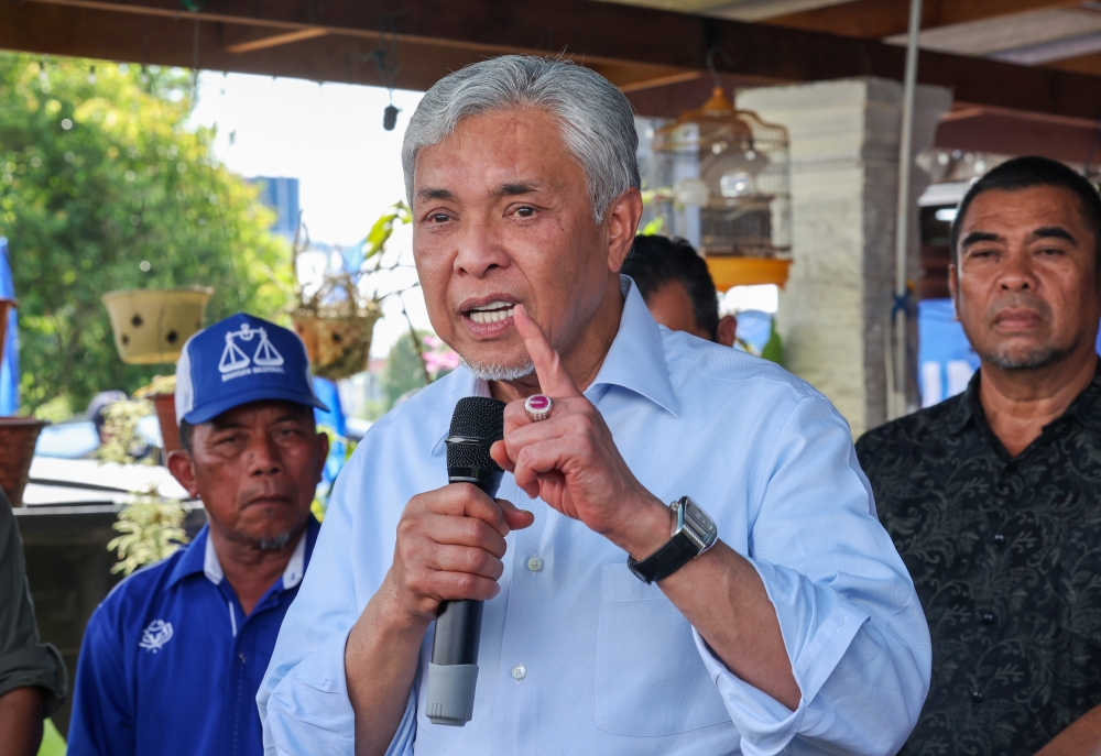 BN chairman Datuk Seri Ahmad Zahid Hamidi said he saw support for the unity government candidates also increasing in the PAS-led state. — Bernama pic 