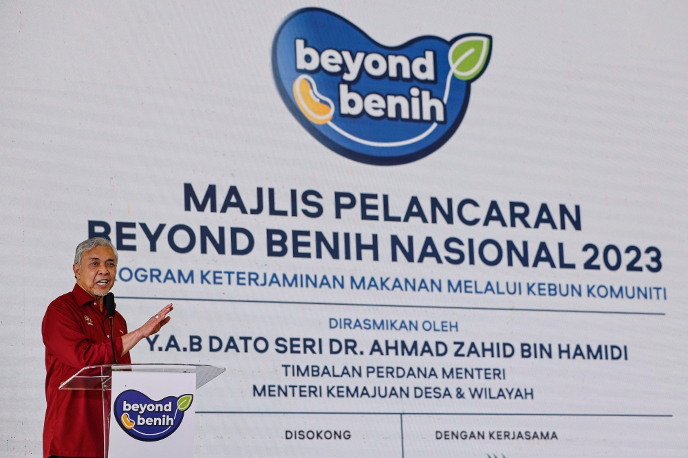 Deputy Prime Minister Datuk Seri Ahmad Zahid Hamidi said the programme will be able to be scaled up with the cooperation of Felcra Berhad. — Bernama pic 
