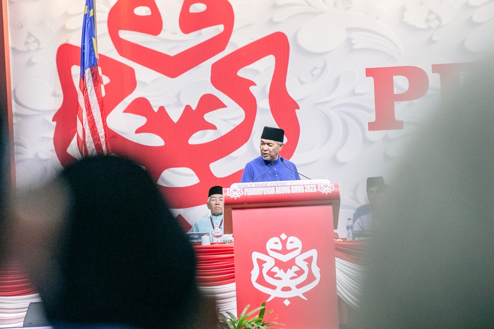 According to Ilham Centre, Umno grassroots members expressed their dissatisfaction over party president Datuk Seri Ahmad Zahid Hamidi, which would discourage them from voting for the coalition again. — Picture by Hari Anggara