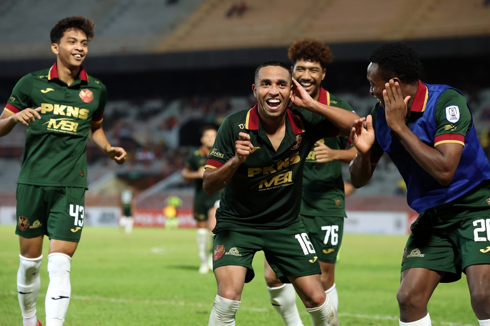 Selangor FC player Yohandry Orozco Cujia (second from left) celebrate with teammates after scoring a goal against Negeri Sembilan at the Tuanku Abdul Rahman stadium in Seremban August 14, 2023. — Bernama pic