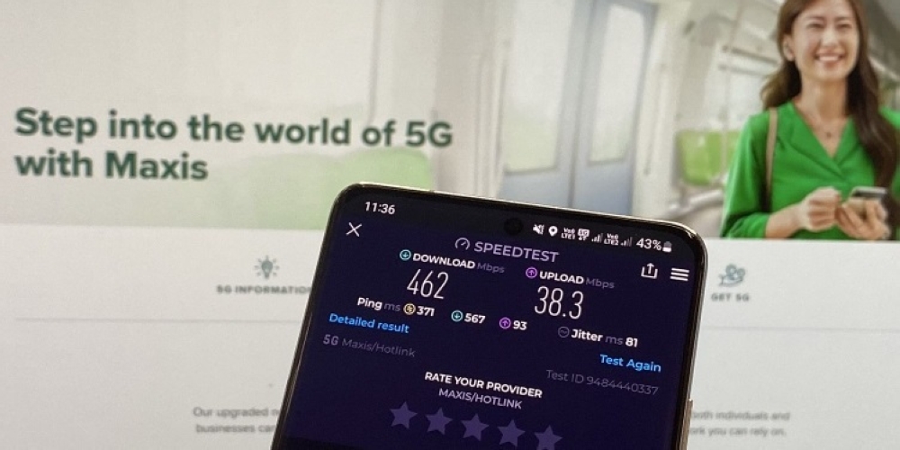 In order to enjoy 5G on Maxis, you will need three things — a 5G-enabled plan, a 5G smartphone and you must be within DNB’s 5G coverage areas. — SoyaCincau pic