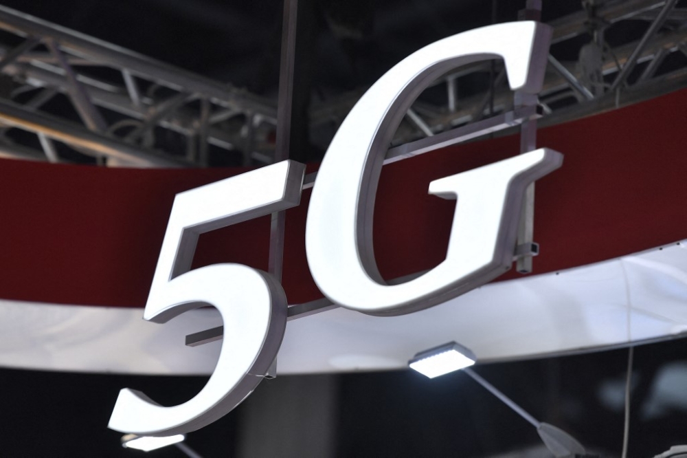 The Korea Fair Trade Commission (KFTC) said that the three South Korean teleco firms, including SK Telecom Co Ltd, KT Corp and LG Uplus Corp, had exaggerated their 5G network speeds and unfairly advertised that they were the fastest relative to their competitors. — AFP pic