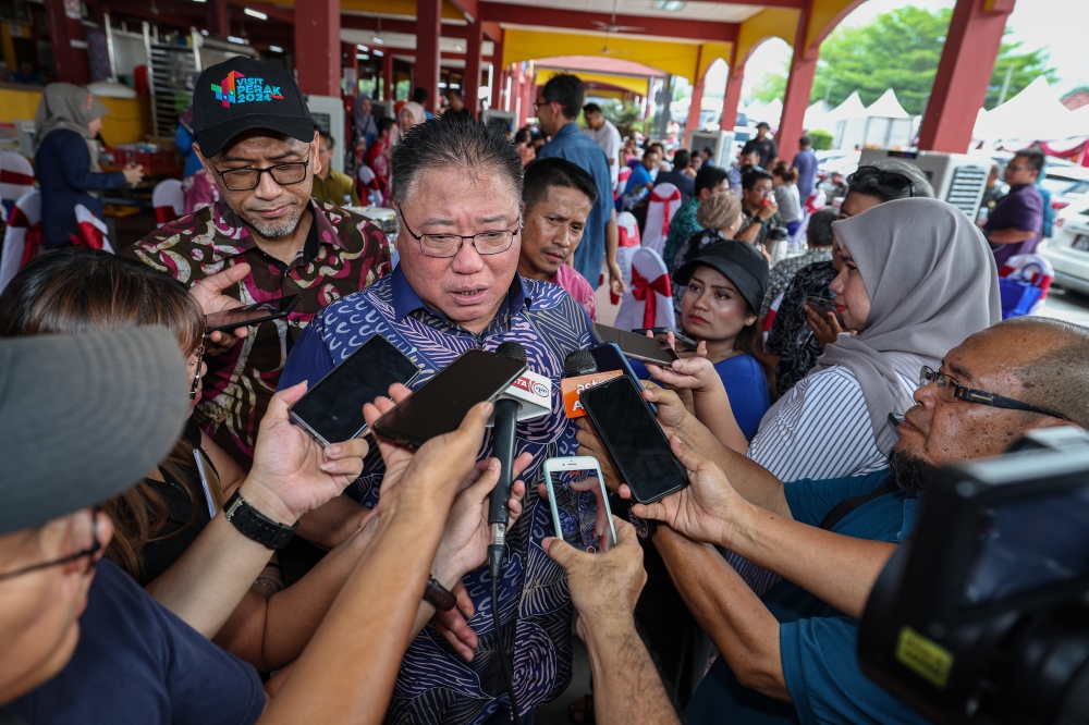 Tourism, Arts and Culture Minister Datuk Seri Tiong King Sing said despite earlier warnings to deal with the issue immediately, nothing has changed and this will further tarnish the image of the country. — Bernama pic