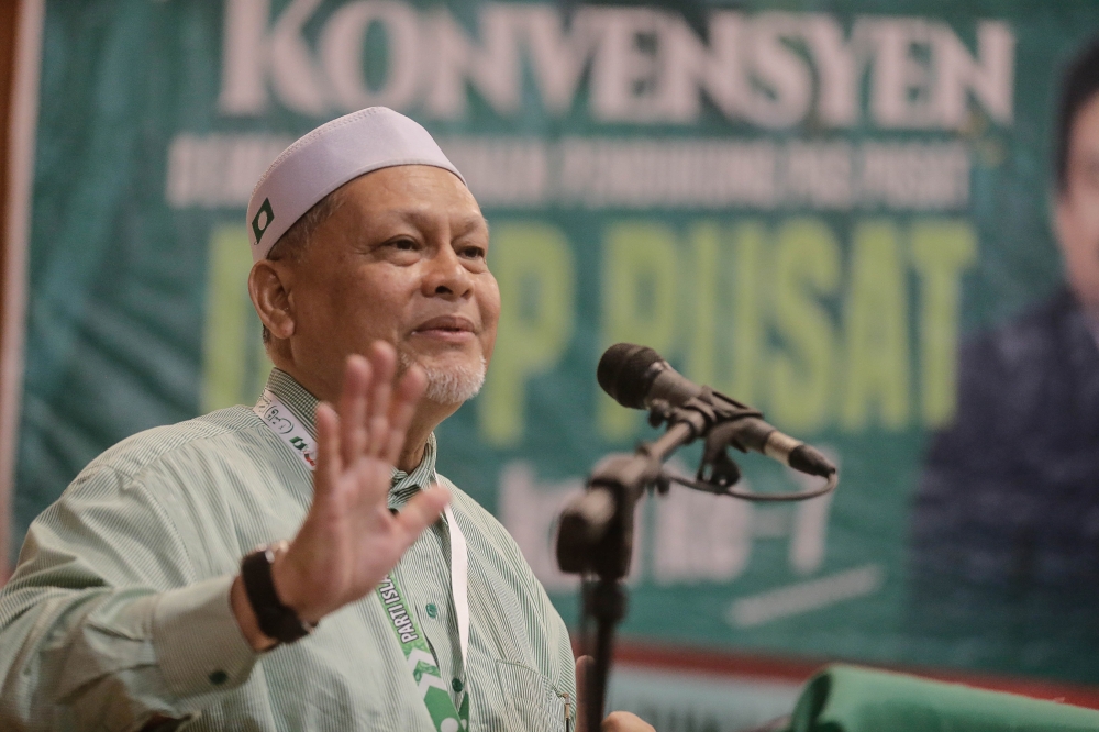 Prior to the party’s decision to name Nassuruddin as menteri besar, a controversy started when the brother of the late Tan Sri Nik Aziz Nik Mat, Nik Din had released a video calling on voters to ensure the defeat of former deputy Kelantan menteri besar Datuk Mohd Amar Nik Abdullah, alleging that Mohd Amar was responsible for his nephew (Nik Mohamad Nik Abduh Nik Aziz) being dropped from the candidacy list for the Chempaka state seat. — Picture by Sayuti Zainudin 
