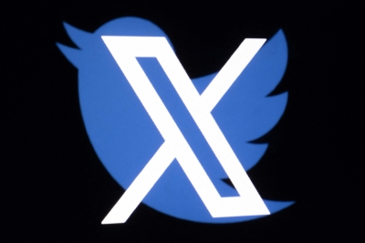 Social media app TweetDeck placed behind paywall