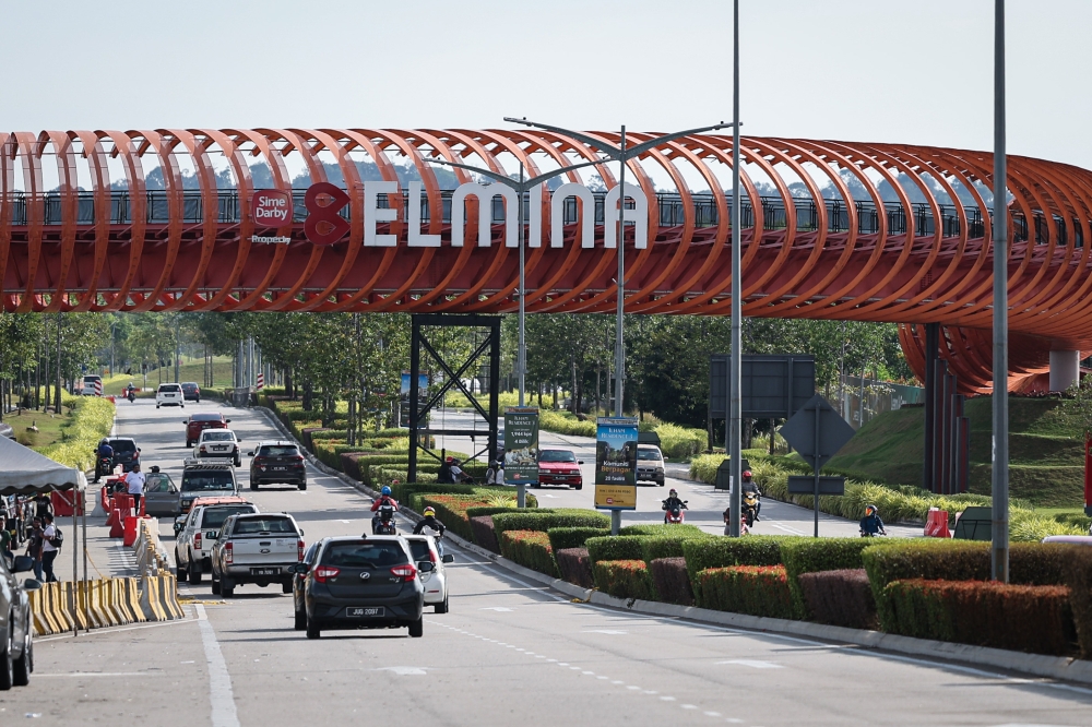 The main road from both directions was reopened at 3pm earlier, and traffic is flowing smoothly, Shah Alam, August 18, 2023. — Bernama pic 