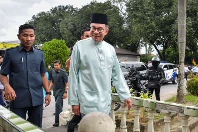 PM Anwar hopes recipients of Rahmah cash aid, dependents fully utilise Madani medical scheme - Vimarsana News
