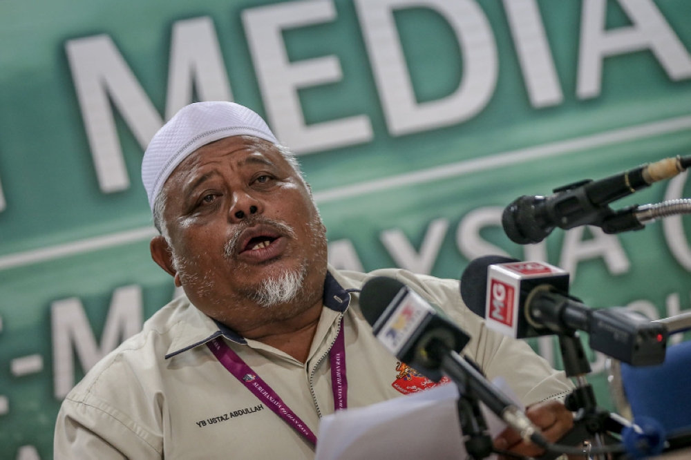 Johor PN vice chairman Abdullah Husin expressed his confidence that the state’s PN has a good chance of winning in Simpang Jeram and Pulai if there is a straight contest with their rivals in Pakatan Harapan-Barisan Nasional. — Picture by Hari Anggara