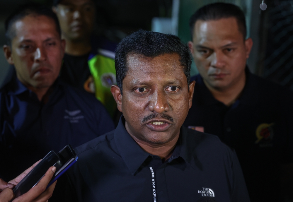 Selangor police chief Datuk Hussein Omar Khan speaks to the media at  a press conference at the Forensics Department of Tengku Ampuan Rahimah Hospital in Klang August 19, 2023. — Bernama pic