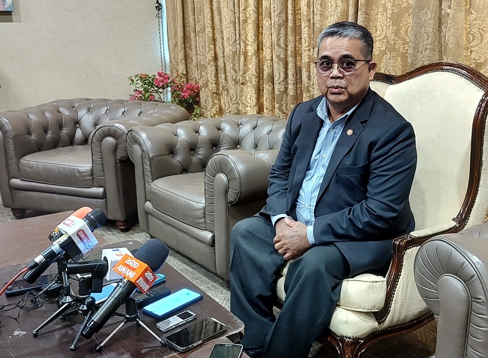 National Unity Minister Datuk Aaron Ago Dagang said in line with the theme of National Day and Malaysia Day 2023 celebration ‘Malaysia Madani: Tekad Perpaduan, Penuhi Harapan’, the Rukun Negara Exploration programme was launched recently to foster appreciation for the Rukun Negara. ― Picture by Sulok Tawie