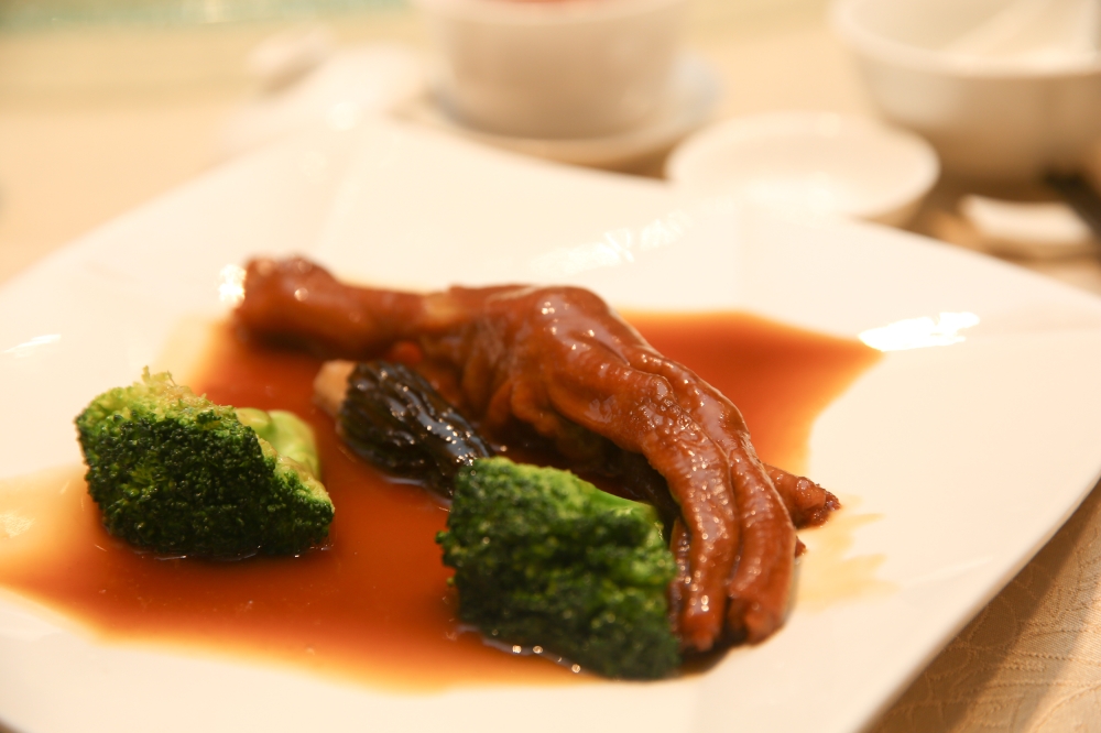 Braised Goose Web with Stuffed Rare Morel Mushroom was a treat with its silky texture.