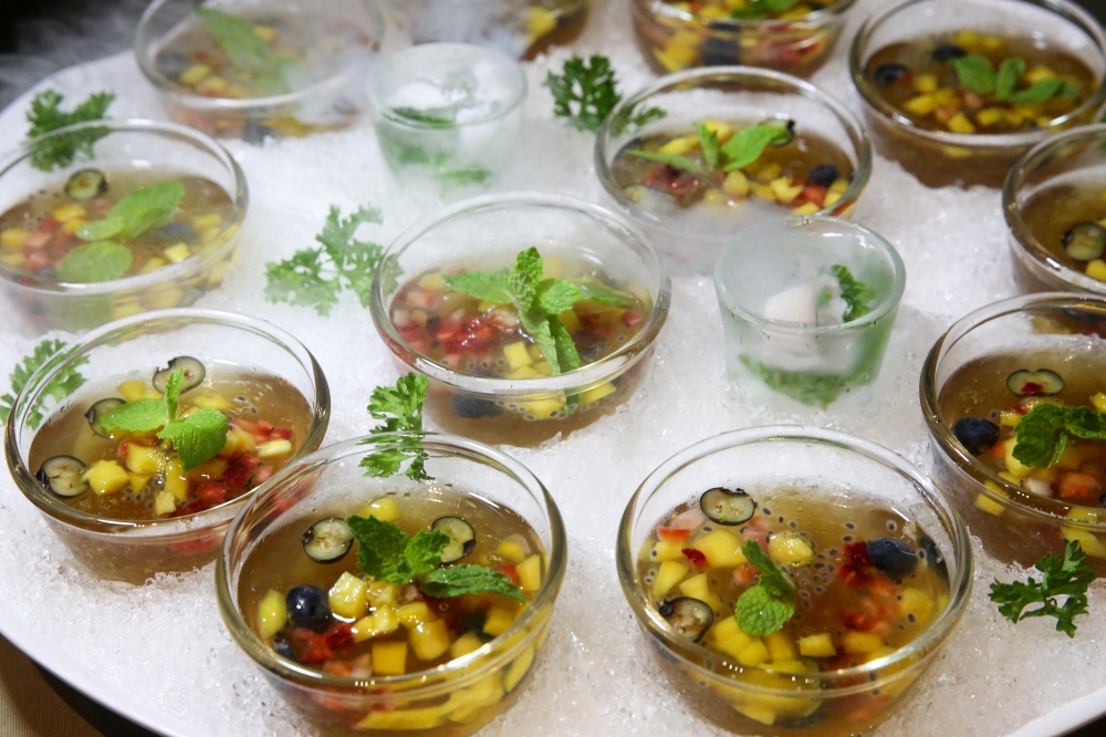 Refresh your palate with the chilled Bird's Nest Lemongrass Infusion with Basil Seeds and Mixed Fruits.