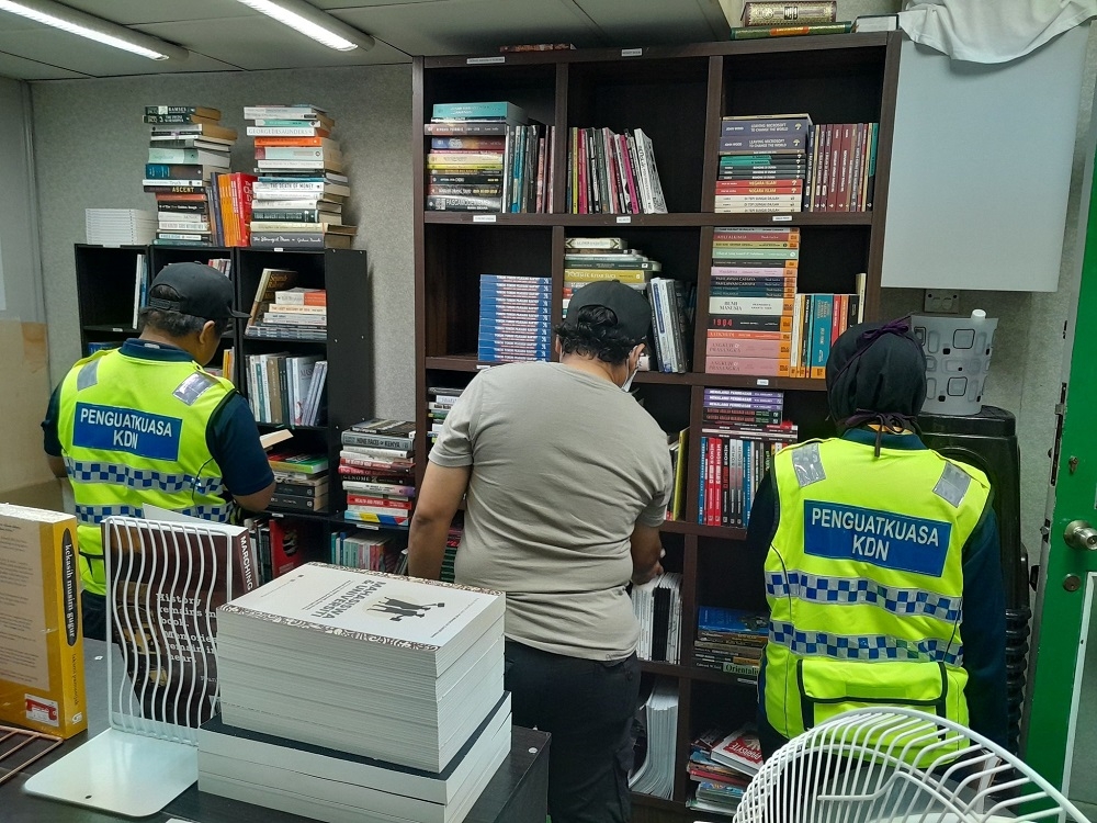 Last week, ministry officials reportedly raided Toko Buku Rakyat, a bookstore owned by local author and educator Benz Ali. ― Picture via Facebook/Benz Ali
