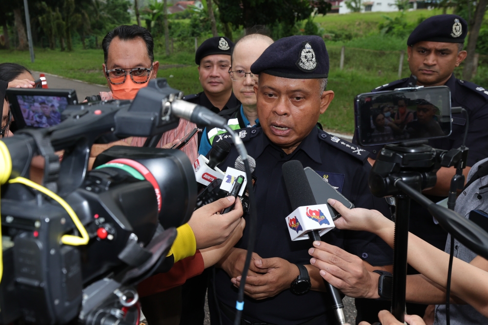 Johor police chief Datuk Kamarul Zaman Mamat said the victims, aged between 40 and 60, were from various job categories. — Bernama pic