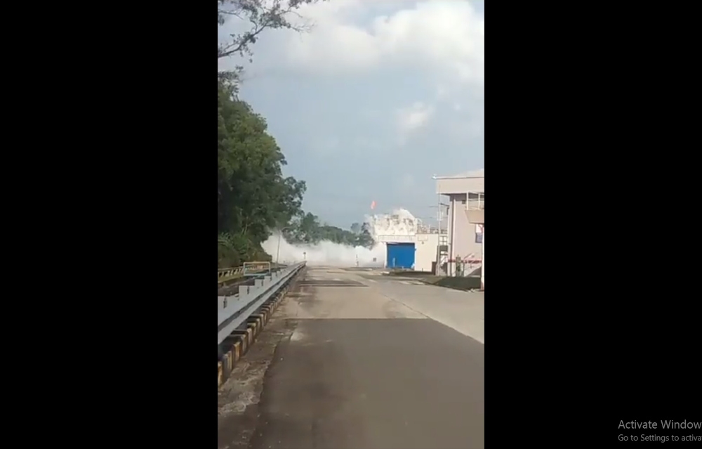 The Johor Fire & Rescue Department has identified the cause of a chemical spill in a Pasir Gudang plant of Petrochemicals (Malaysia) Sdn Bhd as a rupture of a tank containing styrene that released vapours. — Screengrab from social media