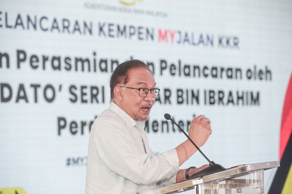 Prime Minister Datuk Seri Anwar Ibrahim said the Pakatan Harapan and Barisan Nasional alliance is the best combination to steer Malaysia away from religious and racial bigotry. — Picture by Farhan Najib