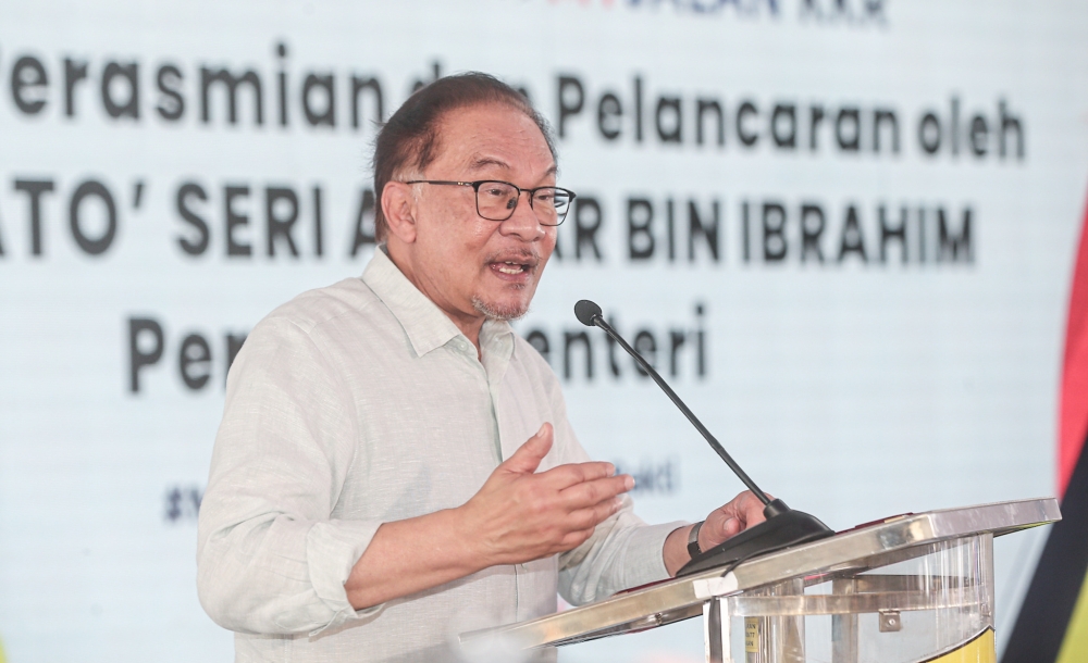 Prime Minister Datuk Seri Anwar Ibrahim said that Malaysia already had solid investment policies but appeared to suggest that investors like Musk were drawn by the stability of government under his administration. — Picture by Farhan Najib